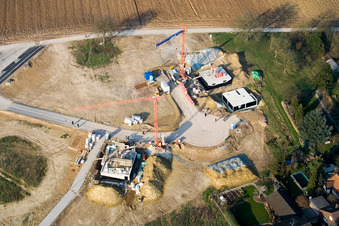 Nouvelle zone de développement Am Höhenweg à Kandel dans le département Rhénanie-Palatinat, Allemagne du point de vue du drone