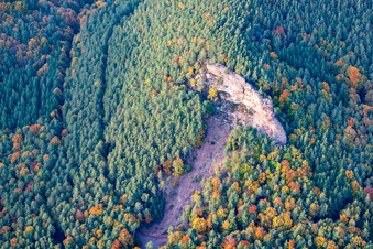 Vue aérienne de Rochers rouges à le quartier Gossersweiler in Gossersweiler-Stein dans le département Rhénanie-Palatinat, Allemagne
