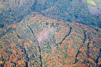 Vue aérienne de Site de lancement nord du Duddeflecher à Annweiler am Trifels dans le département Rhénanie-Palatinat, Allemagne