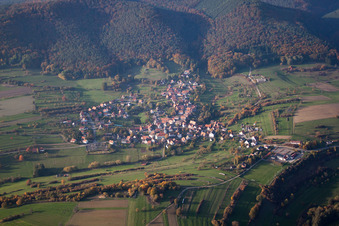 Vue aérienne de Wingen dans le département Bas Rhin, France