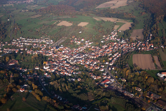 Lembach dans le département Bas Rhin, France vue d'en haut