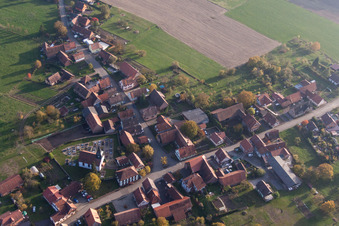 Vue aérienne de Zone d'implantation dans le district de Mattstall à Lembach dans le département Bas Rhin, France