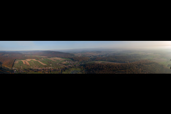Vue aérienne de Panorama à Langensoultzbach dans le département Bas Rhin, France