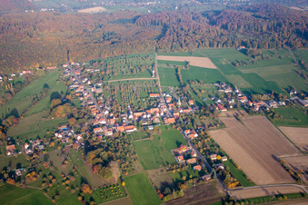 Vue aérienne de Nehwiller-près-Wœrth dans le département Bas Rhin, France
