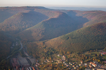 Niederbronn-les-Bains dans le département Bas Rhin, France depuis l'avion