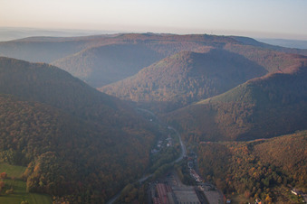 Vue d'oiseau de Niederbronn-les-Bains dans le département Bas Rhin, France