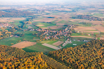 Memmelshoffen dans le département Bas Rhin, France du point de vue du drone
