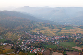 Vue oblique de Rott dans le département Bas Rhin, France