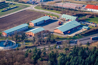 Service d'entretien des routes à Kandel dans le département Rhénanie-Palatinat, Allemagne hors des airs