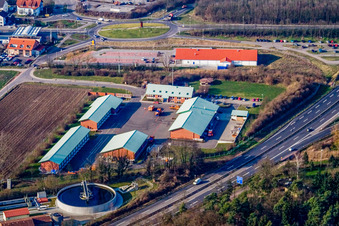 Service d'entretien des routes à Kandel dans le département Rhénanie-Palatinat, Allemagne depuis l'avion