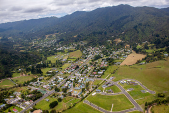 Vue aérienne de Coromandel dans le département Waïkato, Nouvelle-Zélande