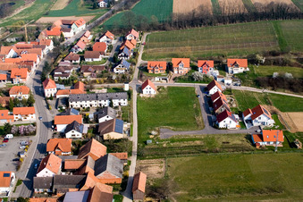 Vue aérienne de Nouvelle zone de développement Am Narrenberg vue de l'ouest à Hergersweiler dans le département Rhénanie-Palatinat, Allemagne