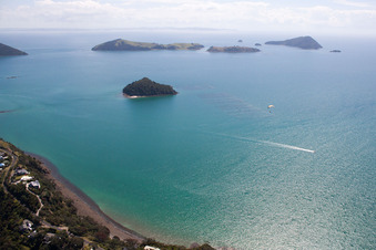 Quartier Wyuna Bay in Coromandel dans le département Waïkato, Nouvelle-Zélande depuis l'avion