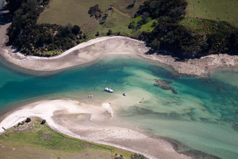 Photographie aérienne de Whanganui Island dans le département Waïkato, Nouvelle-Zélande