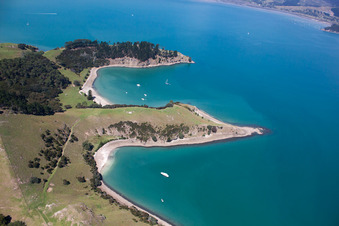 Whanganui Island dans le département Waïkato, Nouvelle-Zélande vue du ciel