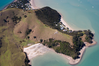 Quartier Wyuna Bay in Coromandel dans le département Waïkato, Nouvelle-Zélande vu d'un drone