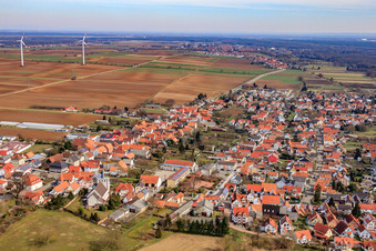 Raiffeisenstrasse à Minfeld dans le département Rhénanie-Palatinat, Allemagne vue d'en haut