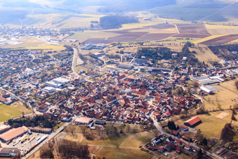 Vue aérienne de Vue du nord à Stadtlauringen dans le département Bavière, Allemagne