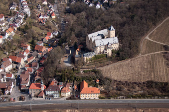 Vue aérienne de Complexe du château Mainberg Ernst-Sachs-Straße à le quartier Mainberg in Schonungen dans le département Bavière, Allemagne