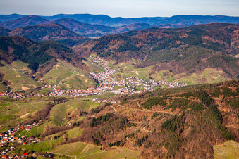 Vue aérienne de Du sud-ouest à le quartier Untertal in Bühlertal dans le département Bade-Wurtemberg, Allemagne