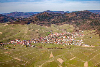 Photographie aérienne de De l'ouest à le quartier Neuweier in Baden-Baden dans le département Bade-Wurtemberg, Allemagne
