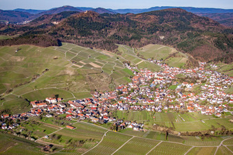 Vue aérienne de Du sud-ouest à le quartier Neuweier in Baden-Baden dans le département Bade-Wurtemberg, Allemagne