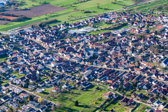 Vue aérienne de Yburgstraße depuis le sud à le quartier Steinbach in Baden-Baden dans le département Bade-Wurtemberg, Allemagne