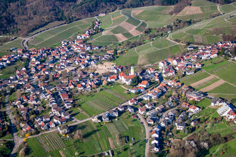Vue aérienne de Du sud à le quartier Varnhalt in Baden-Baden dans le département Bade-Wurtemberg, Allemagne