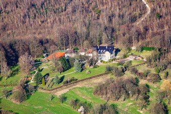 Vue aérienne de Pavillon de chasse Fremersberg, Pavillon de chasse Baden-Baden Park-Hotel & Spa Hubertusstr à le quartier Oos in Baden-Baden dans le département Bade-Wurtemberg, Allemagne