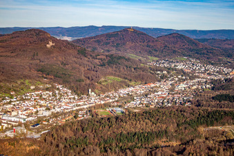 Vue aérienne de Balzenbergweg à le quartier Oosscheuern in Baden-Baden dans le département Bade-Wurtemberg, Allemagne