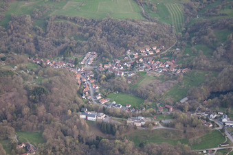 Vue oblique de Près de Wissembourg à Weiler dans le département Bas Rhin, France