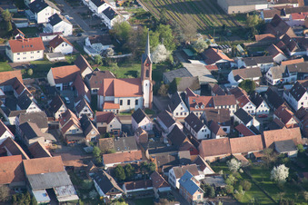 Quartier Niederhochstadt in Hochstadt dans le département Rhénanie-Palatinat, Allemagne d'un drone