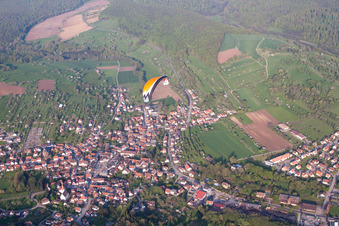 Lembach dans le département Bas Rhin, France depuis l'avion