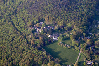 Gœrsdorf dans le département Bas Rhin, France d'un drone
