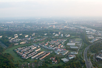 Quartier Oberreut in Karlsruhe dans le département Bade-Wurtemberg, Allemagne vue du ciel