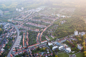 Quartier Rüppurr in Karlsruhe dans le département Bade-Wurtemberg, Allemagne depuis l'avion