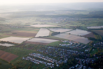 Vue aérienne de Culture de films plastiques à le quartier Hohenwettersbach in Karlsruhe dans le département Bade-Wurtemberg, Allemagne