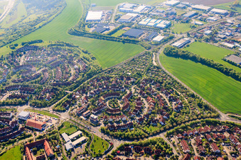 Vue aérienne de Anneau de Prague à le quartier Heuchelhof in Würzburg dans le département Bavière, Allemagne