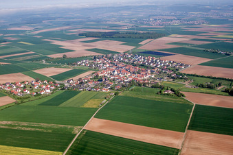 Vue aérienne de Quartier Theilheim in Waigolshausen dans le département Bavière, Allemagne