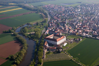 Vue aérienne de Complexe de bâtiments du monastère Maria Hilf à Unkenbach à le quartier Heidenfeld in Röthlein dans le département Bavière, Allemagne