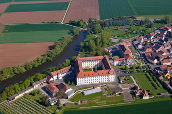 Vue aérienne de Complexe de bâtiments du monastère Maria Hilf à Unkenbach à le quartier Heidenfeld in Röthlein dans le département Bavière, Allemagne