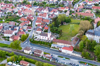 Vue aérienne de Quartier Obertheres in Theres dans le département Bavière, Allemagne