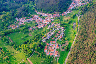 Vue aérienne de Rue Langenthal à Spirkelbach dans le département Rhénanie-Palatinat, Allemagne