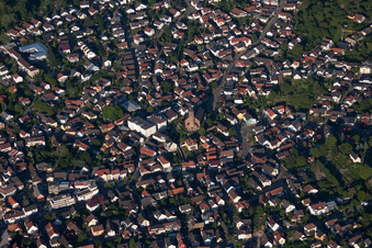 Vue aérienne de Saint Cyriaque vu de l'ouest à Malsch dans le département Bade-Wurtemberg, Allemagne