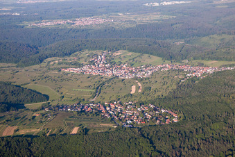 Vue aérienne de Et Schölllbron à le quartier Schluttenbach in Ettlingen dans le département Bade-Wurtemberg, Allemagne