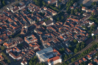 Photographie aérienne de Vieille ville vue du sud-ouest à Ettlingen dans le département Bade-Wurtemberg, Allemagne