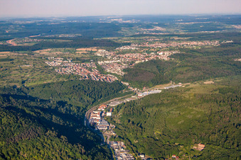 De l'ouest à le quartier Busenbach in Waldbronn dans le département Bade-Wurtemberg, Allemagne d'en haut