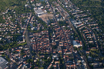 Ettlingen dans le département Bade-Wurtemberg, Allemagne vu d'un drone