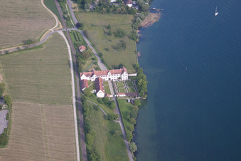 Vue oblique de Complexe du château du lac de Constance-Château de Maurach à le quartier Seefelden in Uhldingen-Mühlhofen dans le département Bade-Wurtemberg, Allemagne