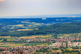 Vue aérienne de Zeppelin NT à le quartier Mimmenhausen in Salem dans le département Bade-Wurtemberg, Allemagne